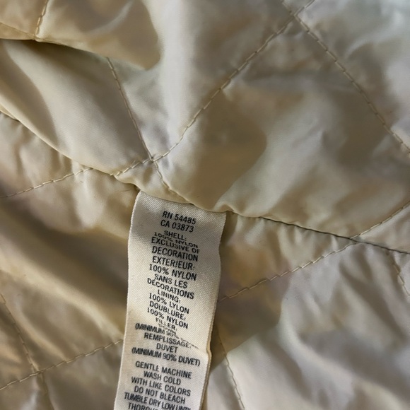 American Eagle Outfitters Black Vest with Cream Lining - Picture 10 of 12